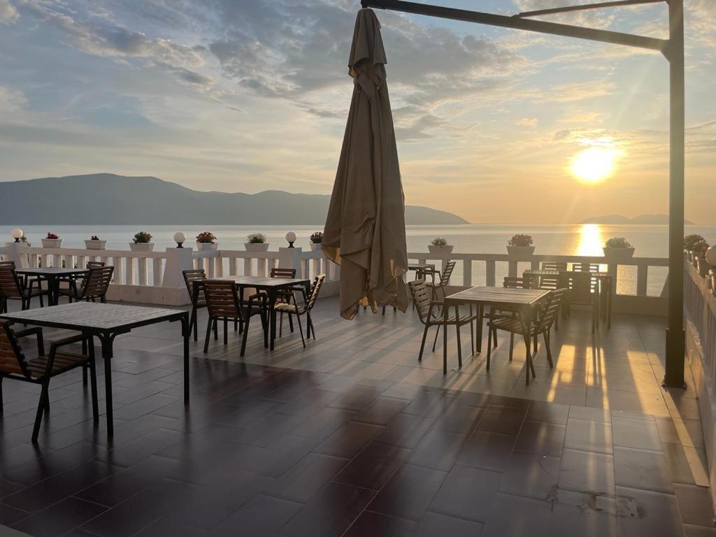Sea View Apartments Vlorë Extérieur photo
